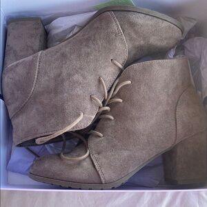 Madden Girl Tan Ankle Booties with Chunky Heel